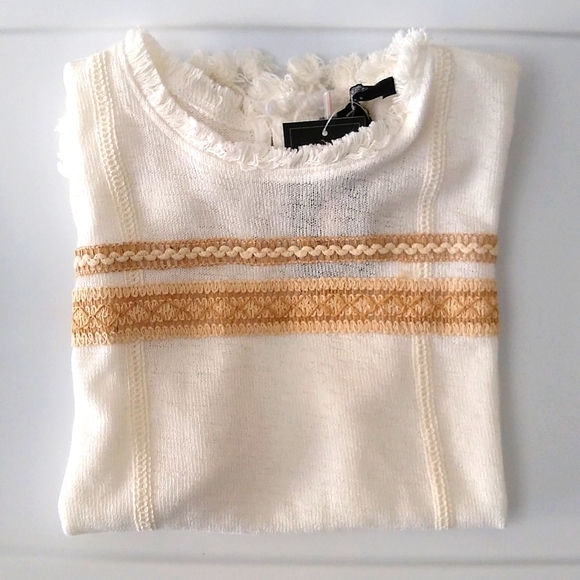 Fairchild Woven Top - Picture 8 of 8